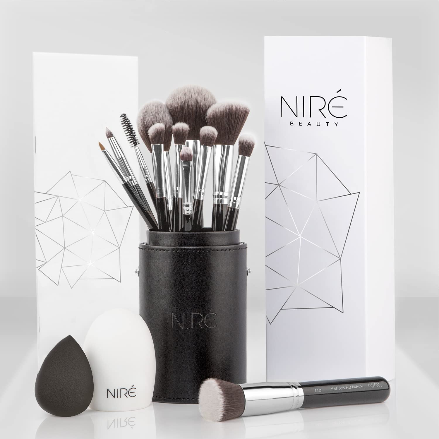 Niré Beauty Make-Up-Pinselset, 15-Teilig: Preisgekrönte Vegane Profi-Pinsel Mit Etui, Niré Make up Schwamm, Pinselreiniger, Guide & Geschenkschachtel